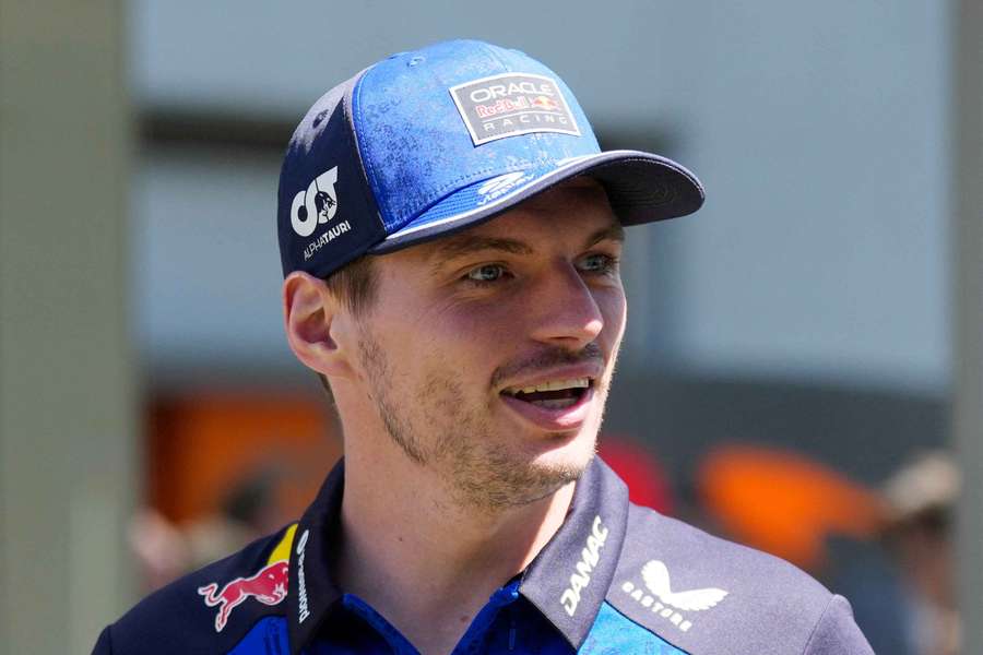 Verstappen kończy spekulacje. "Mogę potwierdzić, że pozostanę w Formule 1" Verstappen kończy spekulacje. "Mogę potwierdzić, że pozostanę w Formule 1"