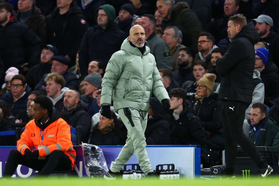 Enzo Maresca slams Anthony Taylor for not showing Piero Hincapie red in Arsenal draw Enzo Maresca slams Anthony Taylor for not showing Piero Hincapie red in Arsenal draw
