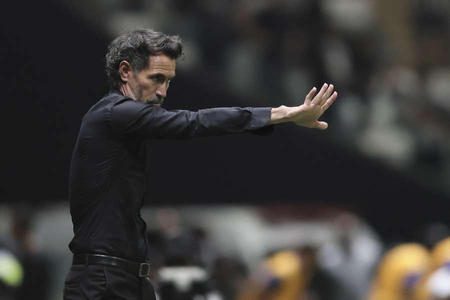 Eduardo Domínguez estabeleceu uma filosofia no Atlético-MG Eduardo Domínguez estabeleceu uma filosofia no Atlético-MG