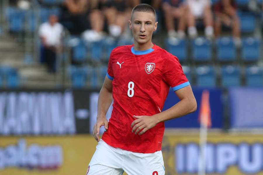 Přestupy ONLINE: Baník potvrdil příchody ze Slavie. Artis má 13. posilu, další Čech v Portugalsku Přestupy ONLINE: Baník potvrdil příchody ze Slavie. Artis má 13. posilu, další Čech v Portugalsku