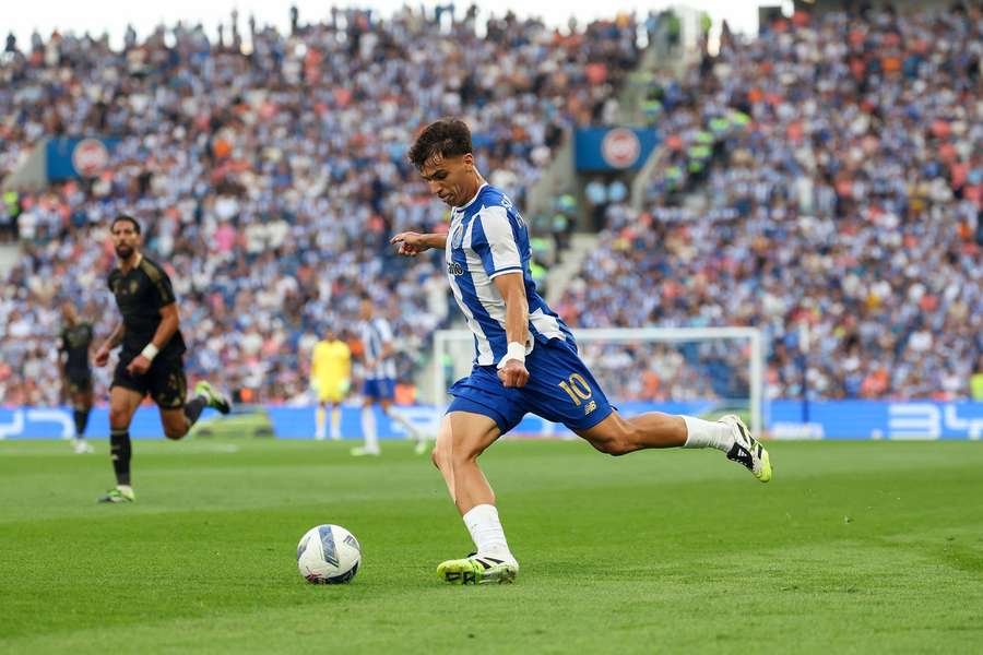 Gabri Veiga foi titular nas três primeiras jornadas