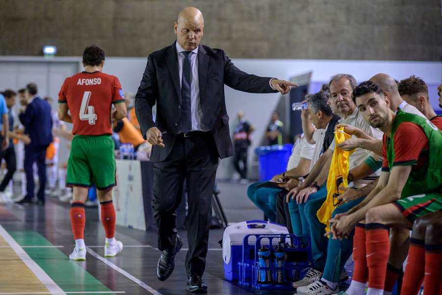 Jorge Braz dá indicações aos jogadores