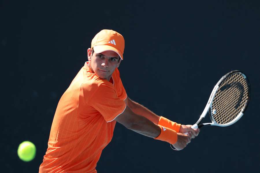 Jódar golpea la bola Jódar golpea la bola