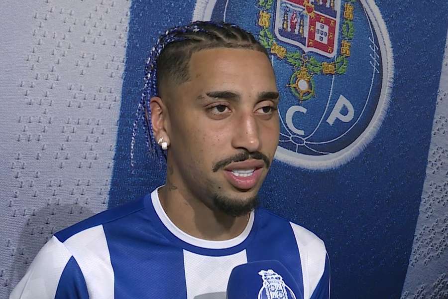 Kauê Rodrigues com as cores dos dragões Kauê Rodrigues com as cores dos dragões