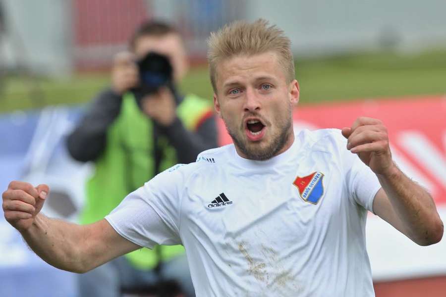 Vicemistr světa nastupuje v kraji a trénuje Opavu. Baráž s Baníkem si ale Mičola nepřeje Vicemistr světa nastupuje v kraji a trénuje Opavu. Baráž s Baníkem si ale Mičola nepřeje