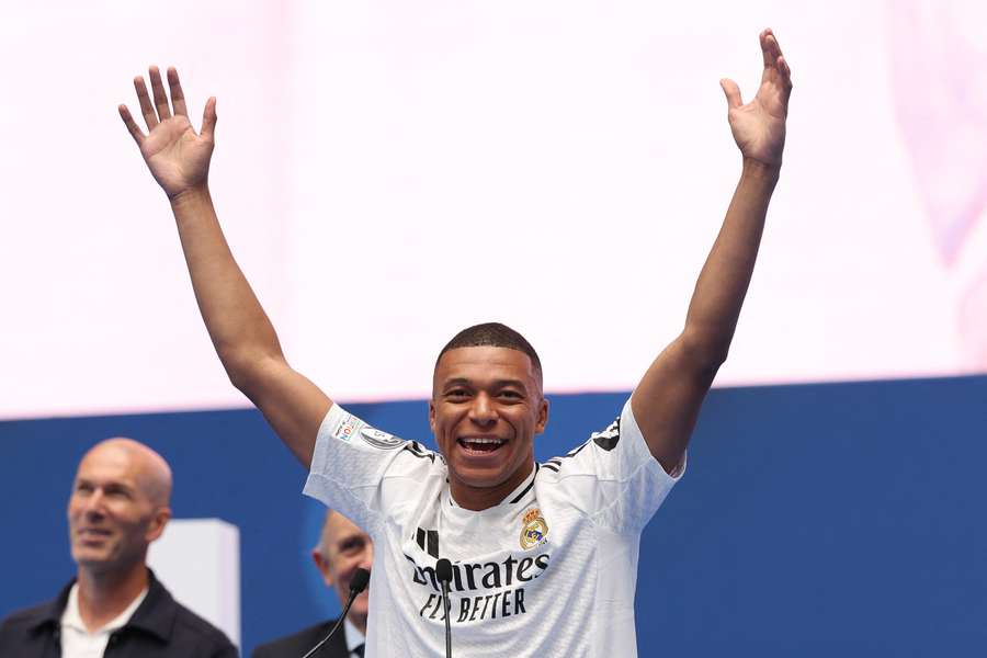 Mbappé poprvé navlékl dres Realu Madrid.