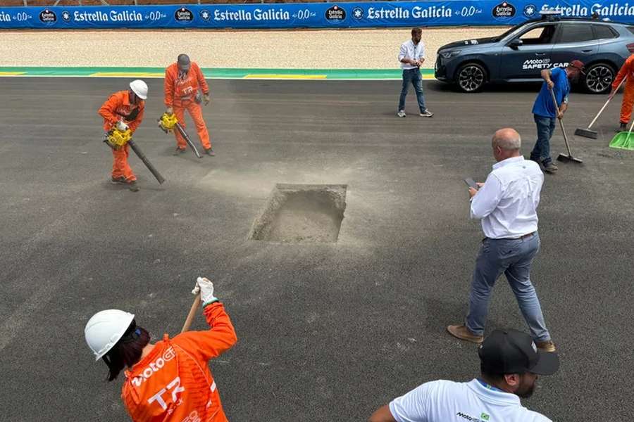 Le départ du sprint du Brésil repoussé en raison d’un trou sur la piste Le départ du sprint du Brésil repoussé en raison d’un trou sur la piste