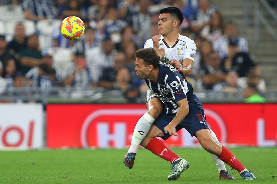 Canales, en un partido de Rayados.