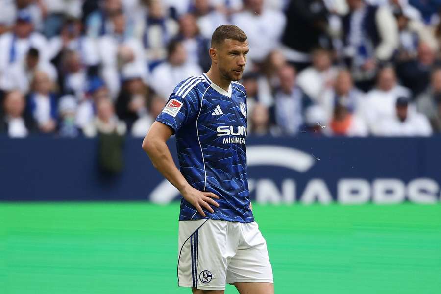 Geht Dzeko auch in der Bundesliga für Schalke auf Torjagd? Geht Dzeko auch in der Bundesliga für Schalke auf Torjagd?