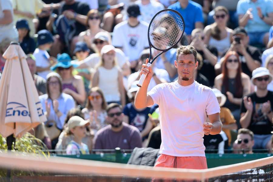 Filip Misolic feiert seine Wimbledon-Teilnahme.