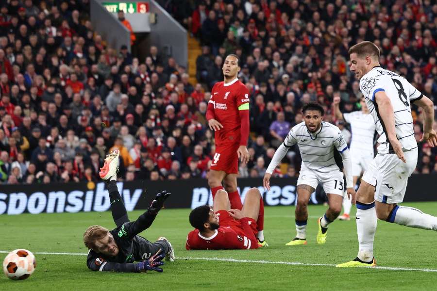 Pasalic fechou o placar na vitória da Atalanta sobre o Liverpool