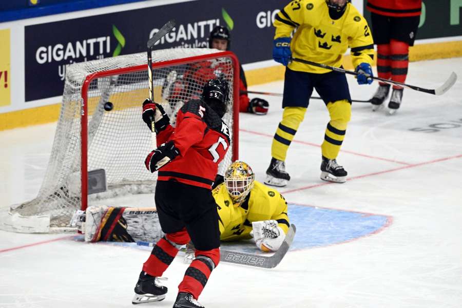 Kanada nad Švédskem v průběhu utkání vedla 5:1.