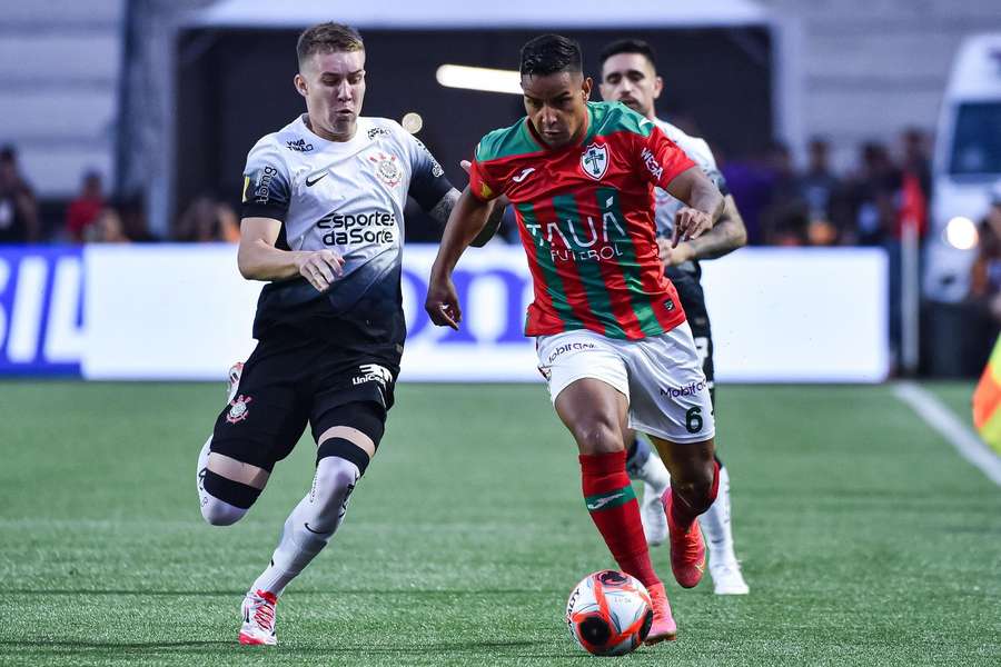 Corinthians e Portuguesa fizeram um jogo animado no Pacaembu