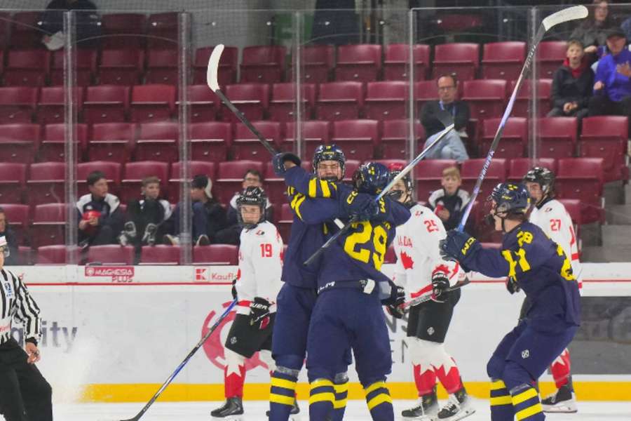 Švédi vyradili kanadský tím.