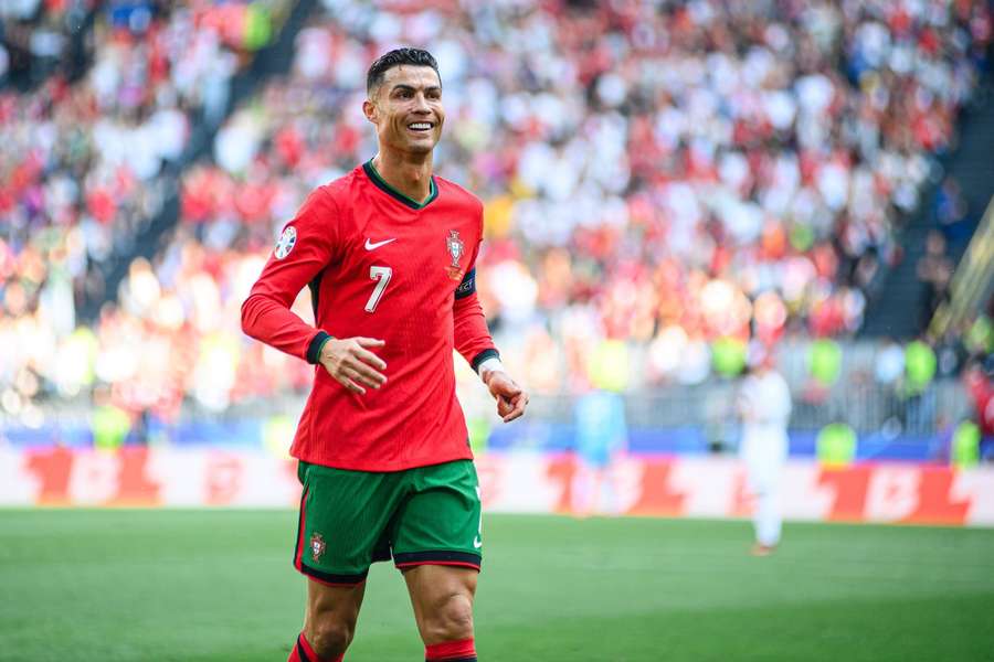 Beim EM-Spiel:Cristi Ronaldo im Visier der Selfiejäger