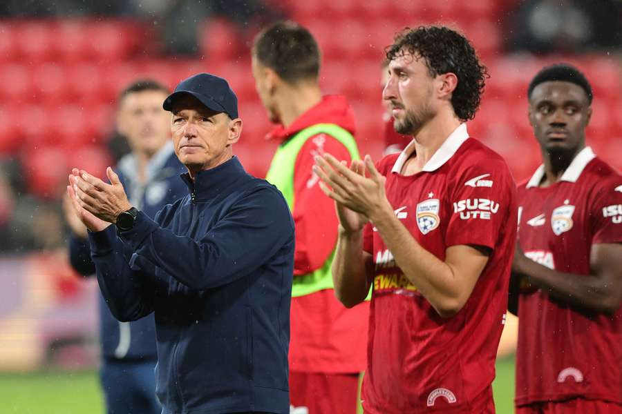 Adelaide coach Airton Andrioli thanks his players after their elimination at the weekend. Adelaide coach Airton Andrioli thanks his players after their elimination at the weekend.
