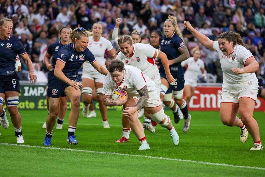 England thrash USA at the Stadium of Light