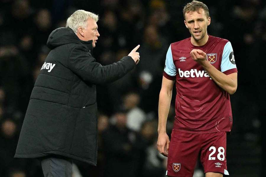 Z8ložník Tomáš Souček by mohl odejít z West Hamu. Zájem má trenér David Moyes.