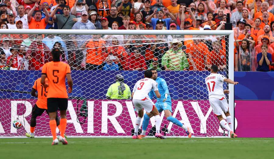 Tunisia's Ellyes Skhiri scores Netherlands first with an own goal Tunisia's Ellyes Skhiri scores Netherlands first with an own goal