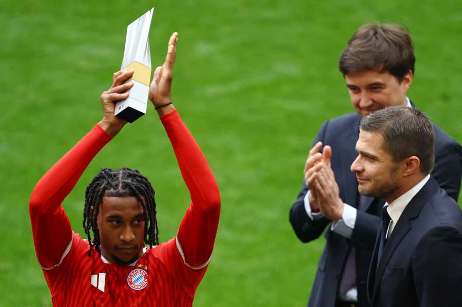 Olise mit dem DFL Award