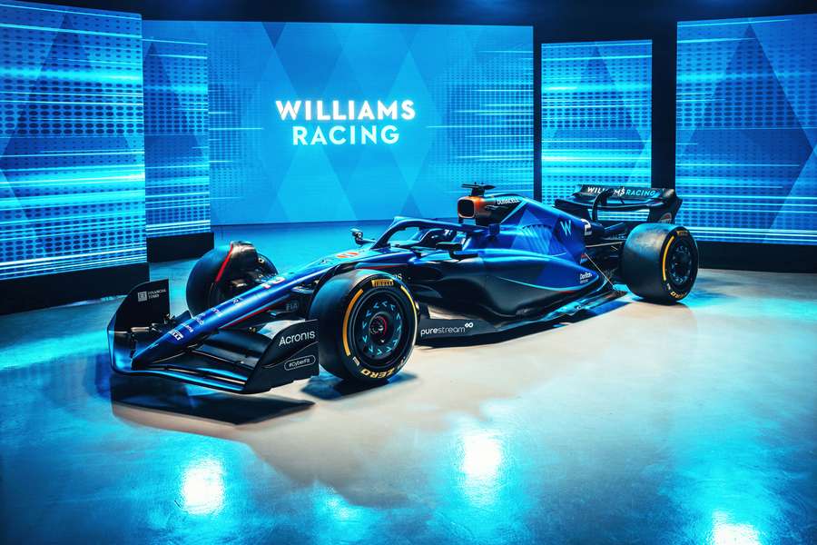 Williams F1 presenta el FW45 que pilotarán Alex Albon y Logan Sargeant