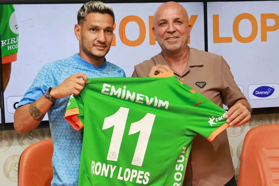 Rony Lopes apresentado no Alanyaspor