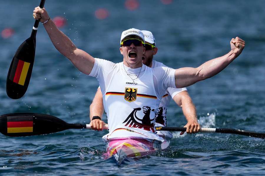 Jacob Schopf und Max Lemke jubeln über Gold.