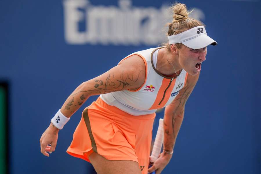 Markéta Vondroušová skolila světovou osmičku Jasmine Paoliniovou.