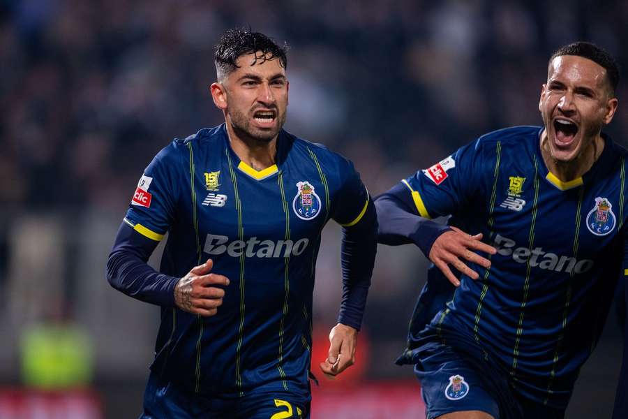 FC Porto se zvedlo a vyhrálo v Guimaraesi. FC Porto se zvedlo a vyhrálo v Guimaraesi.