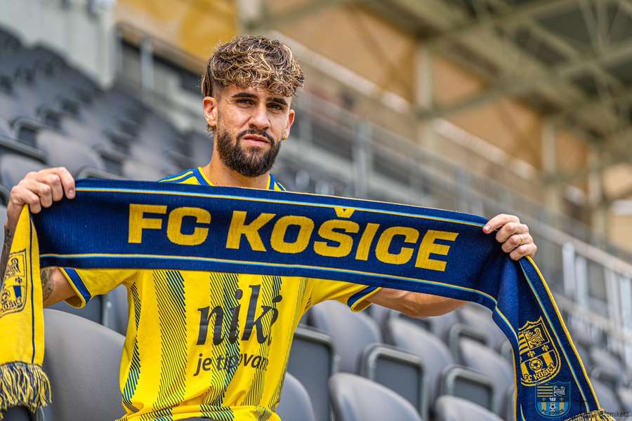 Luís Santos oficializado no Kosice