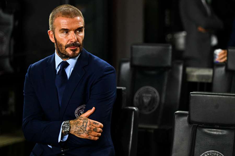 David Beckham diz ter sofrido por muitos anos