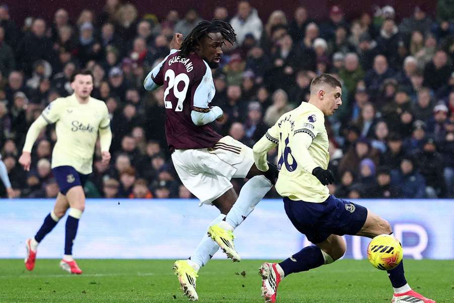 Juventus threaten Palace plans for Villa attacker Guessand