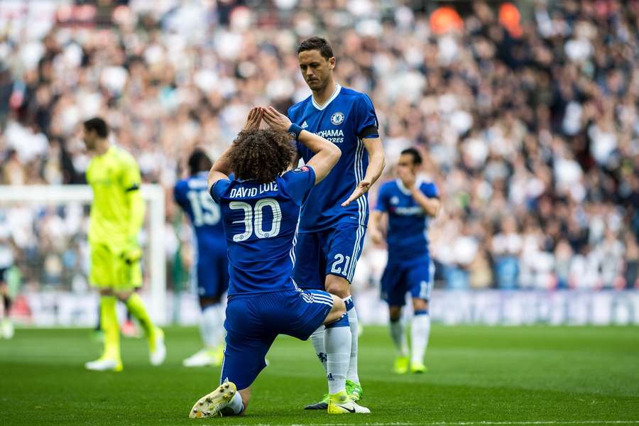 Luiz (L) and Matic in Chelsea action
