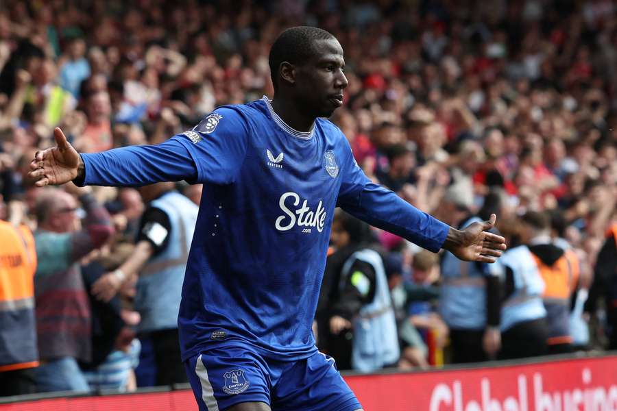 Everton calou torcida da casa com gol perto do fim