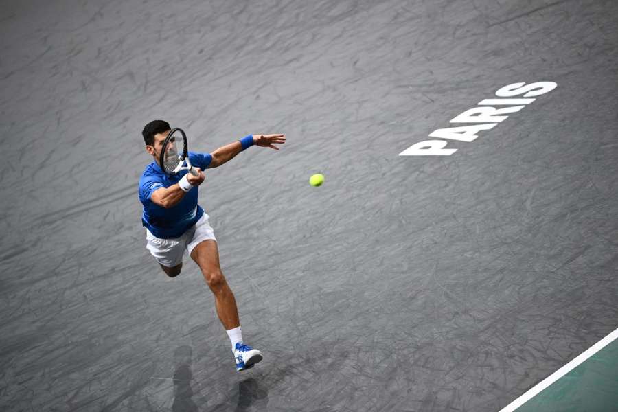 Masters 1000 Parigi, troppo Djokovic per Musetti: azzurro sconfitto 2-0