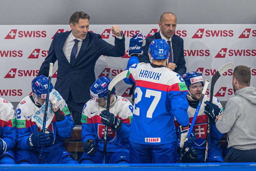 Slovensko nastúpi na federálne derby proti Česku v skupine B. Slovensko nastúpi na federálne derby proti Česku v skupine B.
