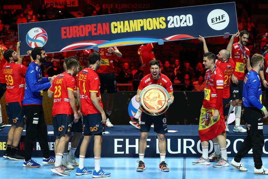Álex Dujshebaev celebra la victoria de España en el Europeo 2020