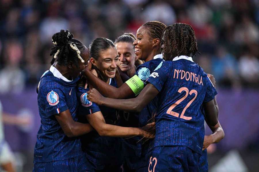 França perto dos quartos de final