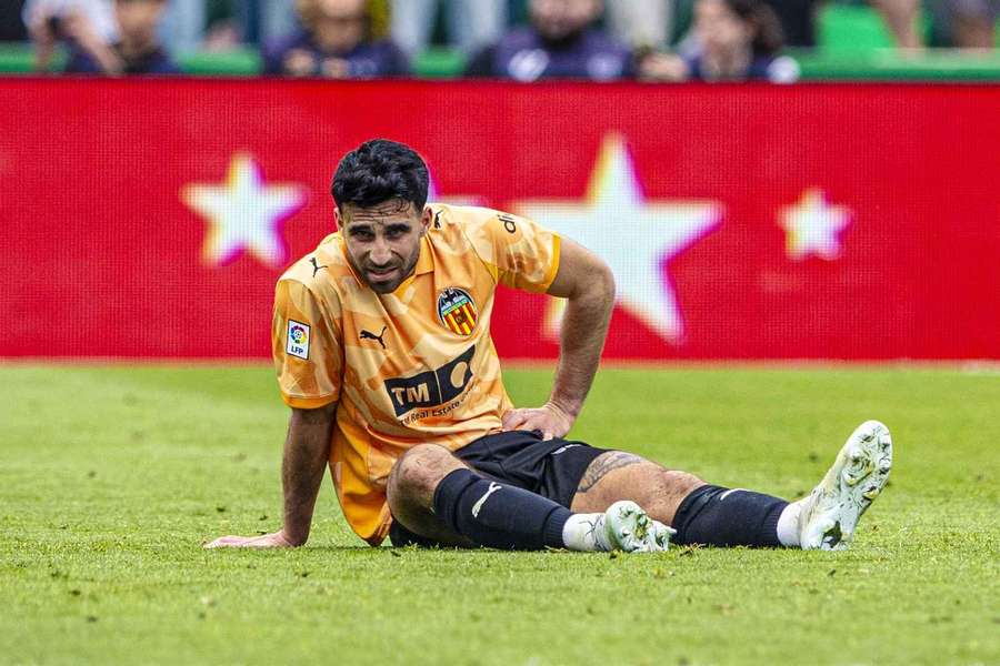 Cömert, lesionado en la zona abdominal