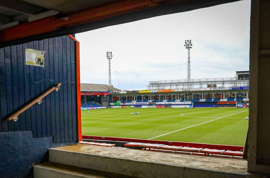 Da 5ª Divisão ao topo: conheça o Luton Town, caçula da Premier League, futebol inglês