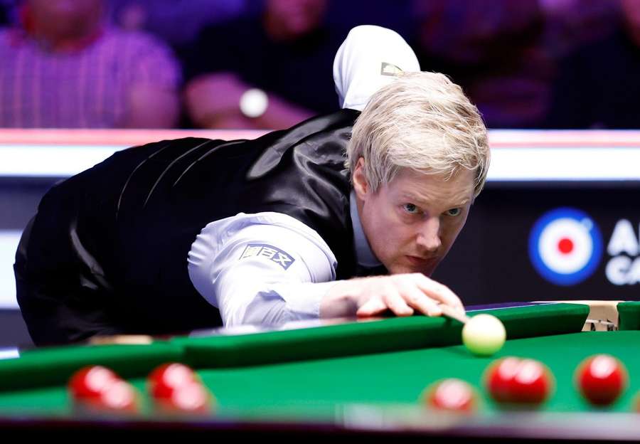 Robertson in action at the 2024 UK Championship