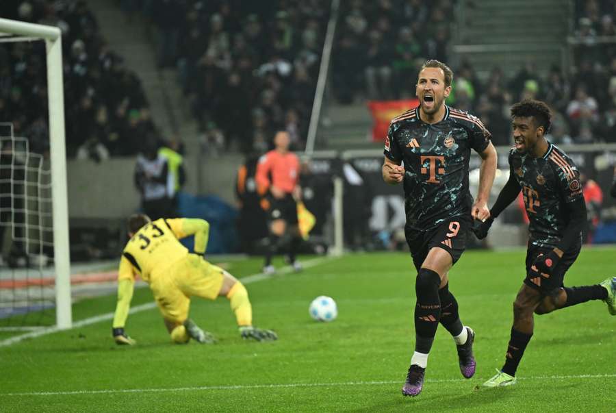 Harry Kane rozhodl z penalty o výhře Bayernu v Mönchegladbachu.