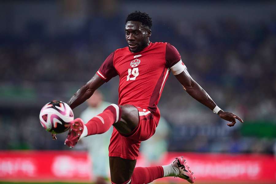 Alphonso Davies foi convocado pela seleção do Canadá