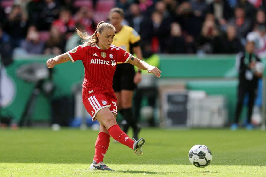 Georgia Stanway in action