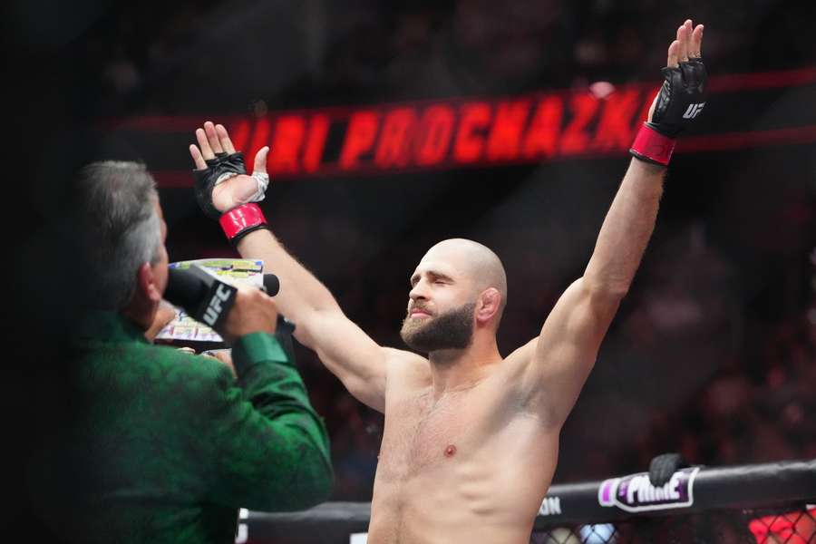 Procházka oslavuje ďalšie víťazstvo v UFC.
