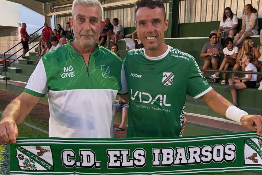 Roberto Bautista regresa al fútbol con un doblete