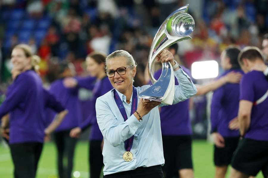 Sarina Wiegman with the trophy after winning her second European Championship