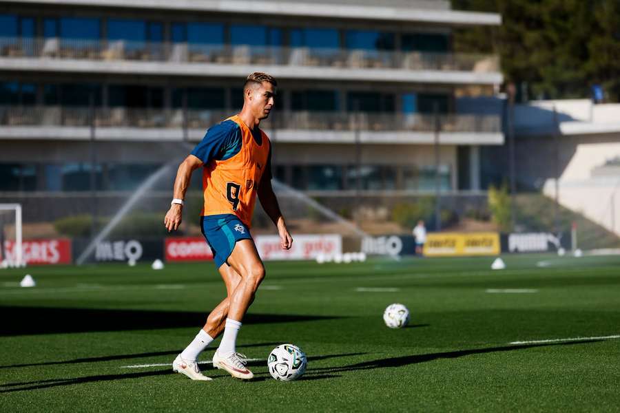 Cristiano Ronaldo num dos treinos de Portugal Cristiano Ronaldo num dos treinos de Portugal
