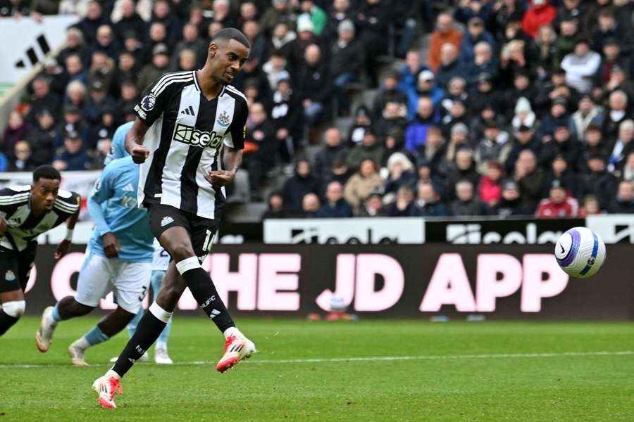 El Newcastle quiere quedarse con Isak.