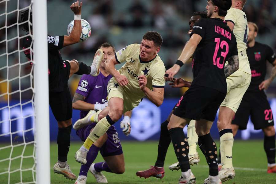 Lukáš Provod svou velkou šanci neproměnil. Lukáš Provod svou velkou šanci neproměnil.